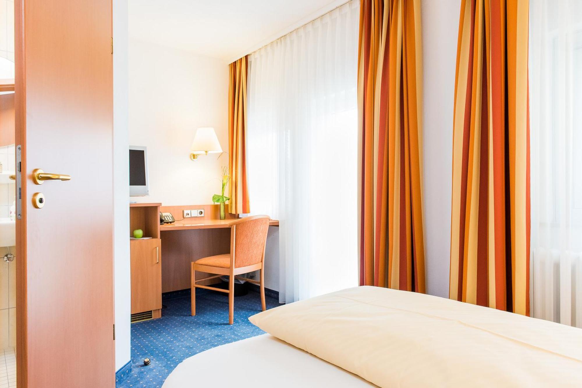 Hydepark Hotell Haidkapelle Exteriör bild