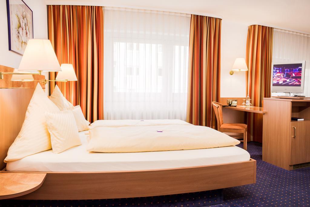 Hydepark Hotell Haidkapelle Exteriör bild